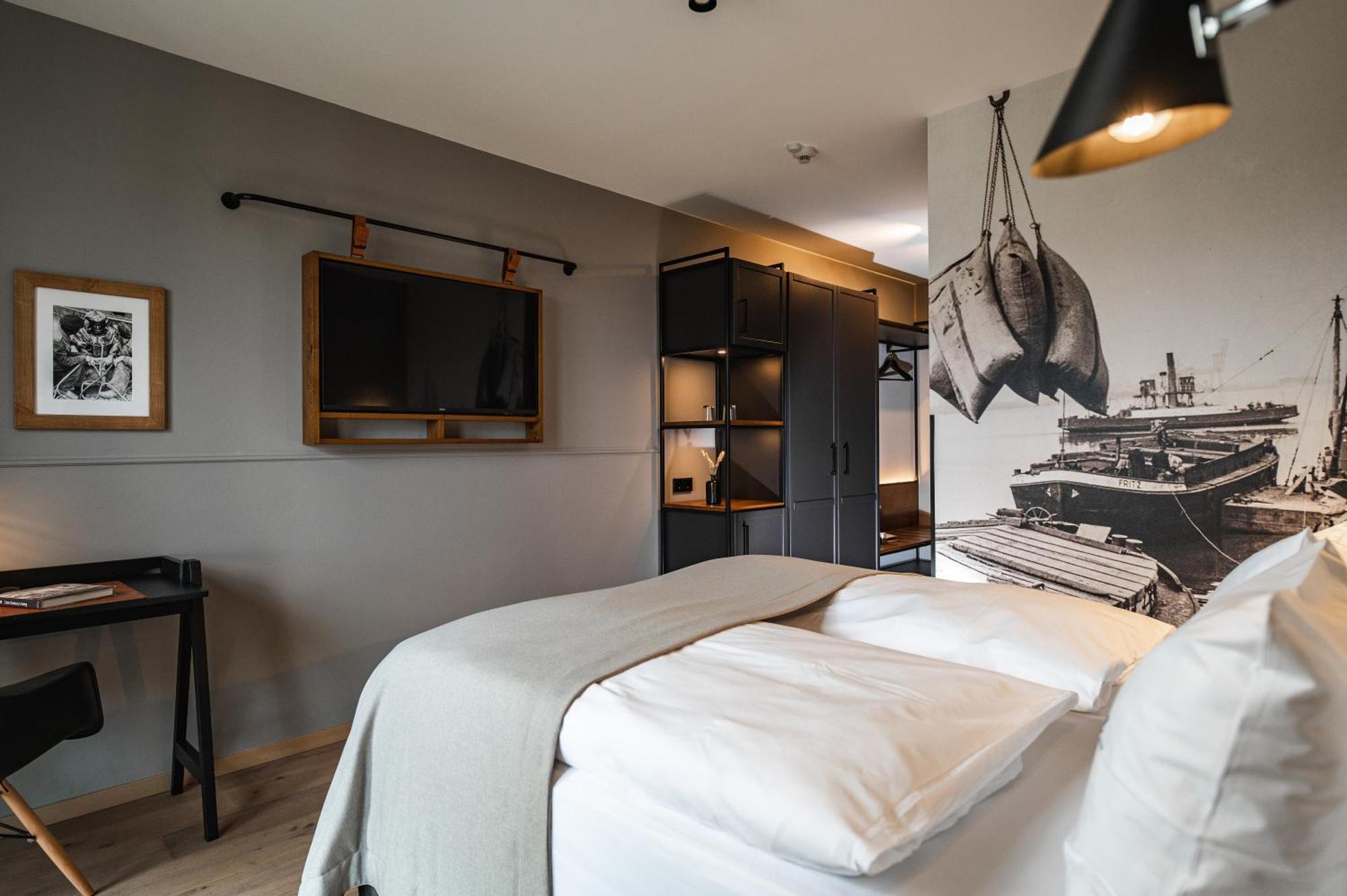 River Loft Hotel & Spa Brunsbuttel Exteriör bild