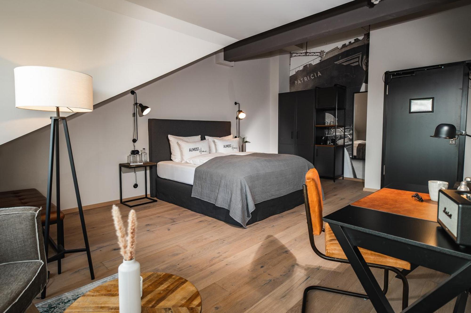 River Loft Hotel & Spa Brunsbuttel Exteriör bild